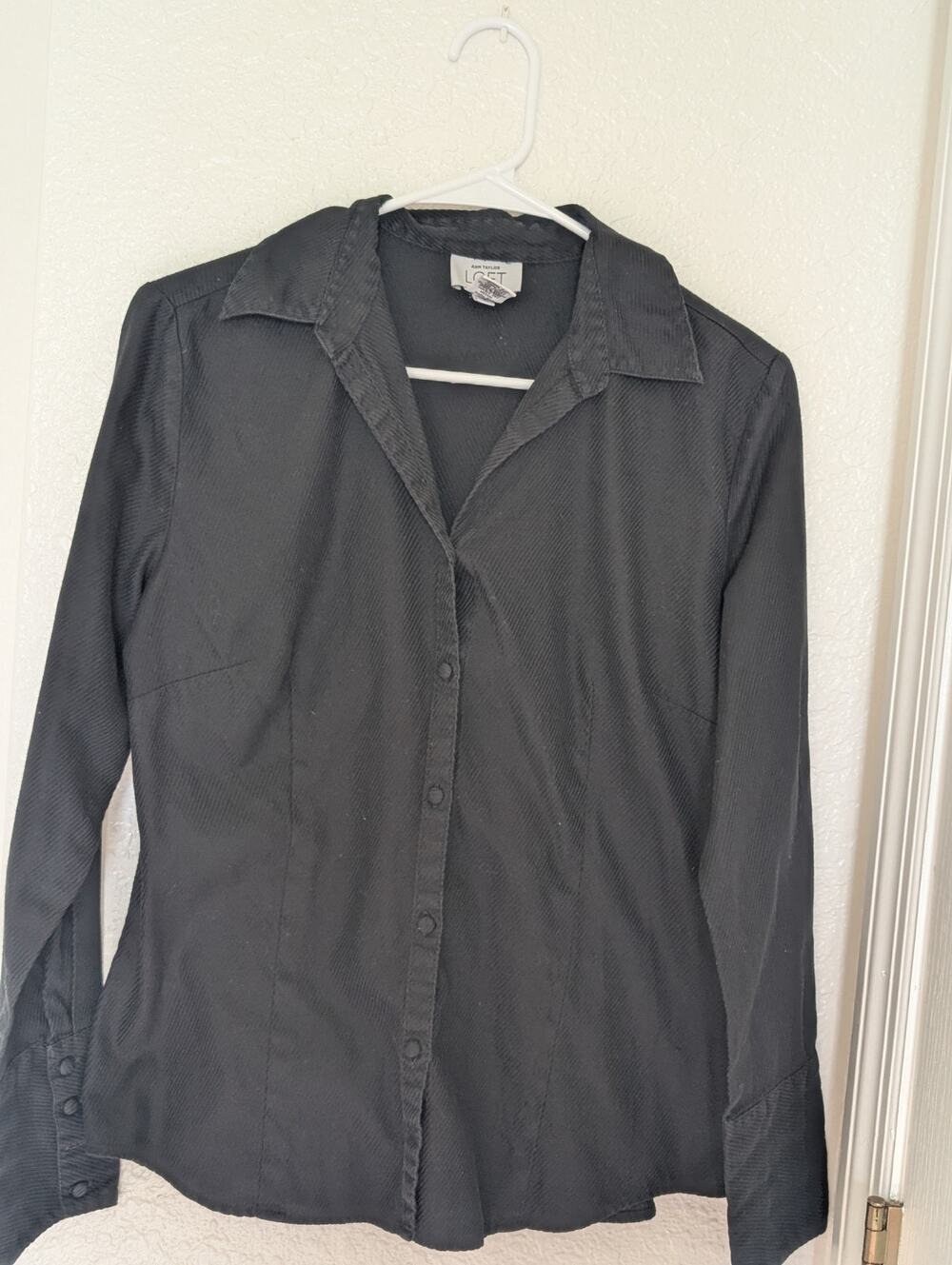 Ann Taylor LOFT 100% cotton Black Long Sleeve Button Down Blouse Large